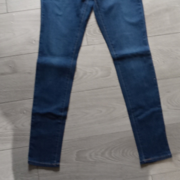 Levis jeans size 28 - Picture 3 of 4